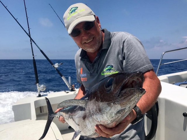  Fishing in boat to Napoli 