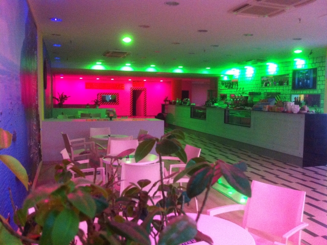 Altra veduta della sala bar