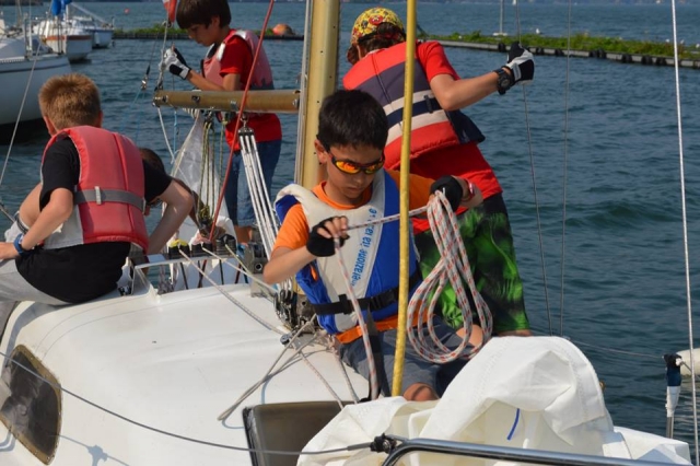  Learning to tie knots 