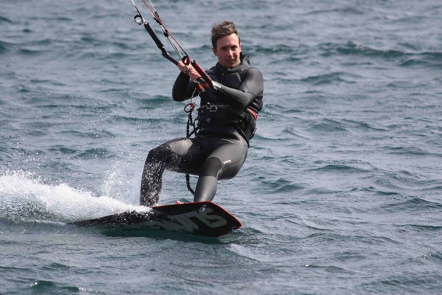  Lezioni e corsi di kite al lago 