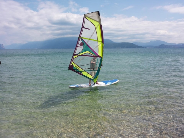 e-19742103-sul-windsurf-al-lago15003791707125.jpg