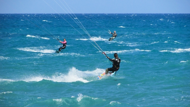  Kiters in the water 