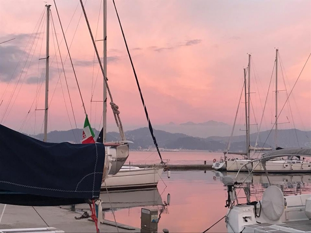  fezzano 的壮丽日落 