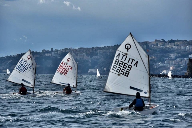 我们学生的帆船赛 