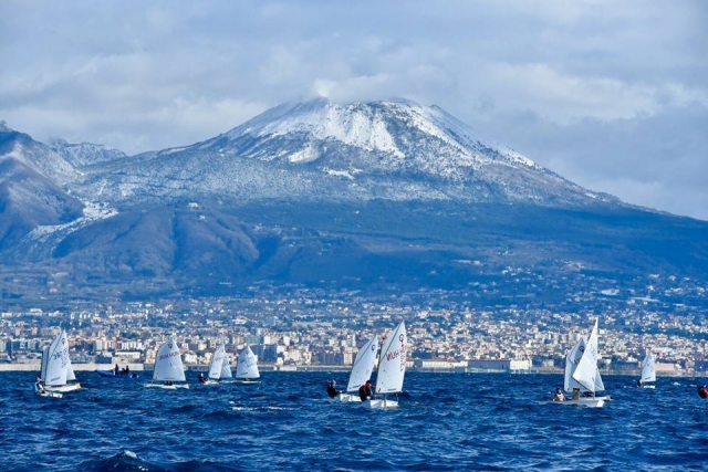  那不勒斯的帆船 