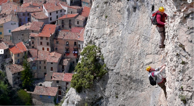 vista al paesino Peillé