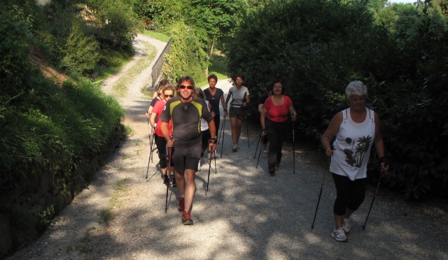 Un momento di nordic walking