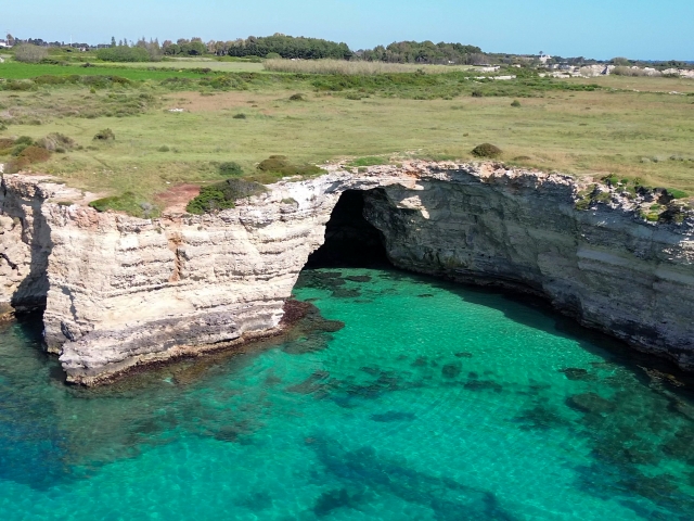 e-19742664-20-grotta-delle-conchiglie-salento-gite-in-barca170438791717043884595997.jpg