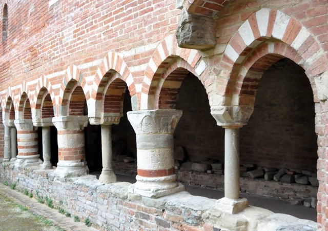  Le cloître d'aoste