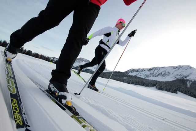  Mit Skiern 