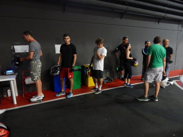 momento di cosegna caschi