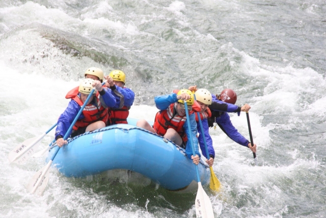 e-19743303-atractivos-principales-del-rafting15041835043587.jpg