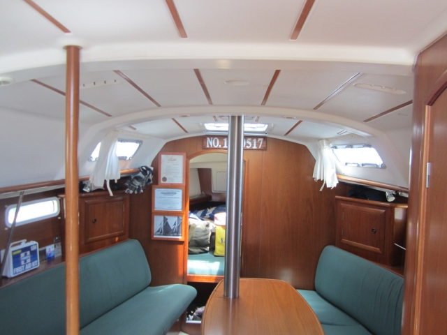  die Innenausstattung des Beneteau 
