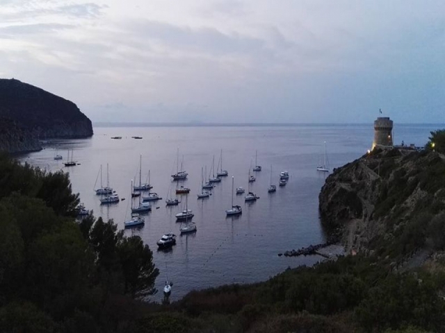 In company along Largo dell'isola