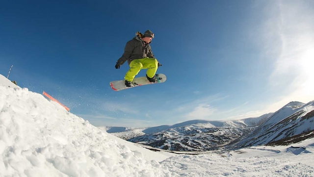  snowboarding