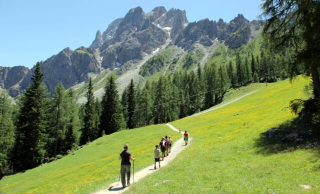 passeggia con noi