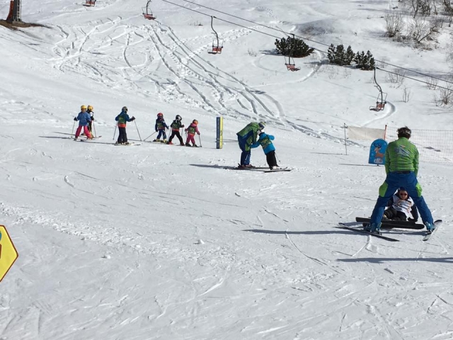  在我们的雪坡上 