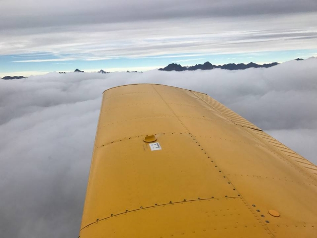  Nós vidamos sobre as nuvens 