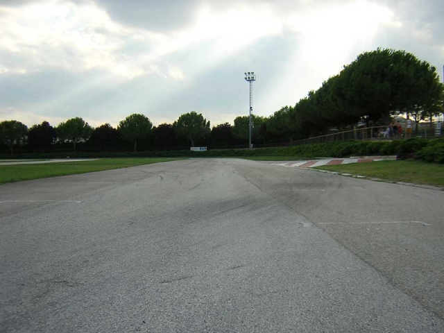 迪诺法拉利卡丁车赛道