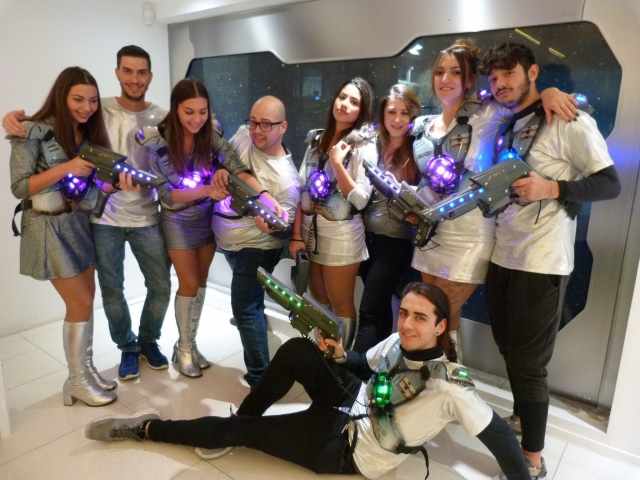 porta i tuoi amici e catapultati nel futuro