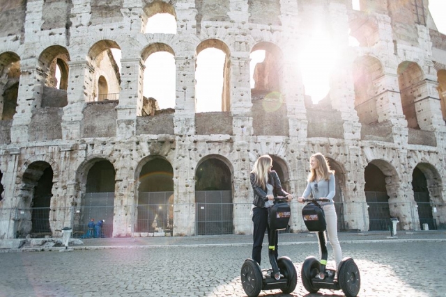 在罗马竞技场下