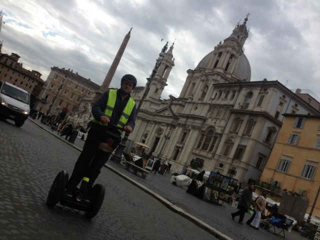 在圣彼得罗游览