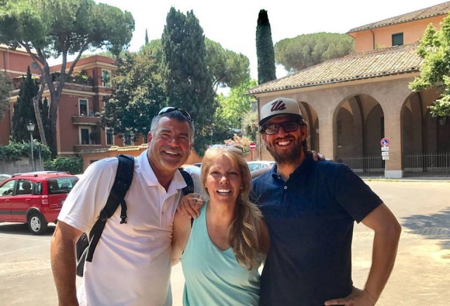  congratulates her with the guide 