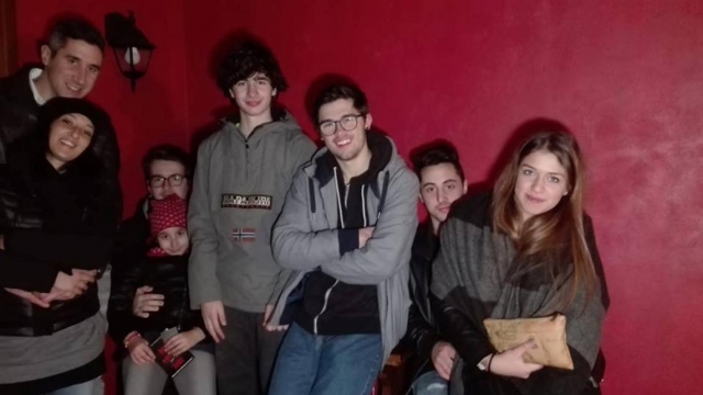  一群勇敢的年轻人 