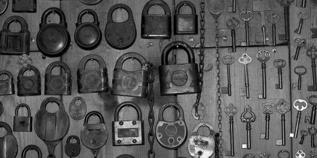Llaves y candado 