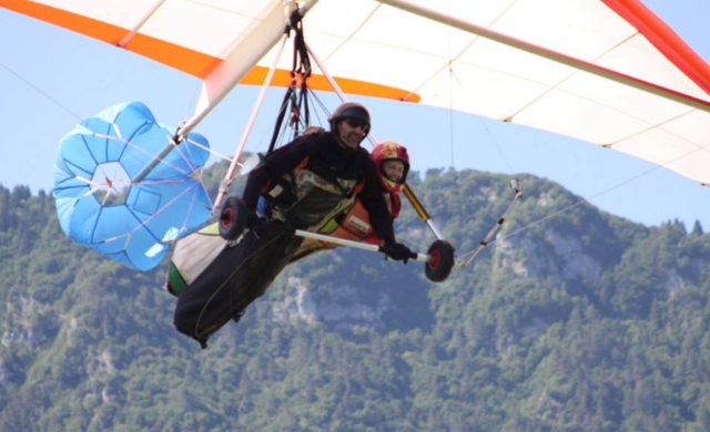  Two-seater in hang-gliding 