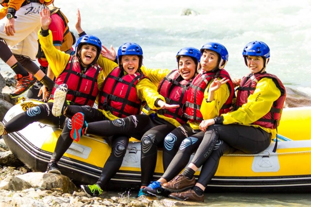  Rafting Girls 