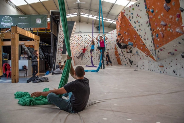  One of the courses of Aerial Acrobatics