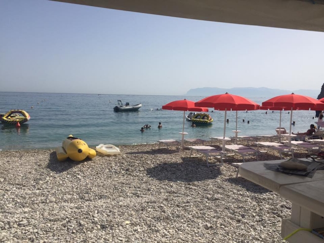 In spiaggia a Castellammare del Golfo