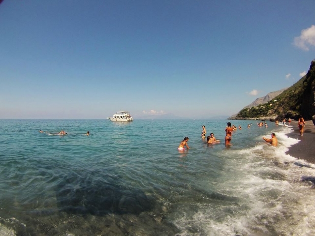  Aquí estamos en la playa 
