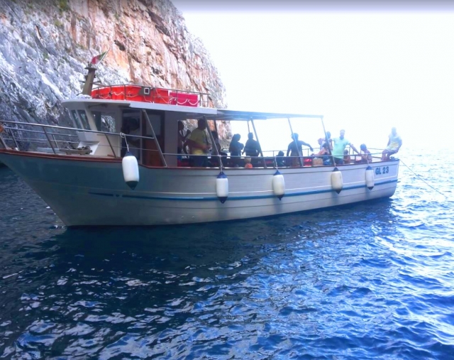  Ausflüge zur Porcinara-Grotte in Leuca.JPG 