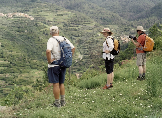  个人或情侣徒步旅行 