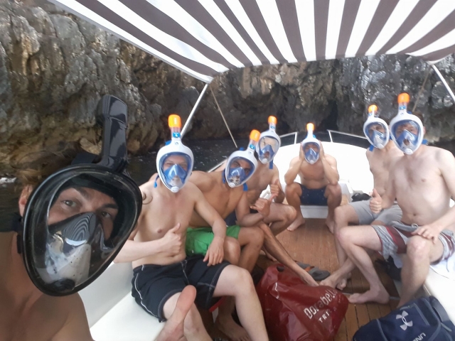  Snorkeling in the caves of Leuca 