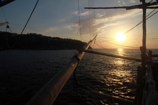  en el bote al atardecer 