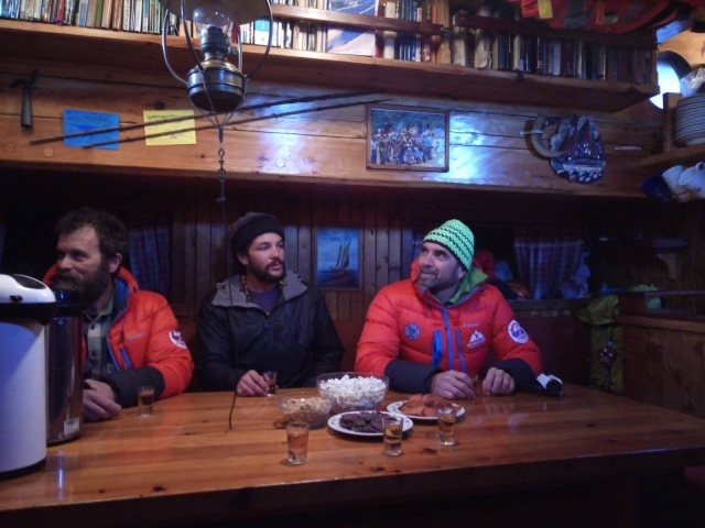 Pausa presso un rifugio di montagna