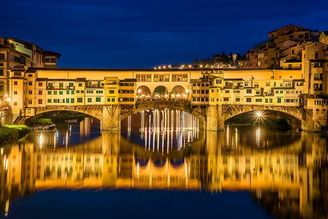  the magnificent Florence at night 