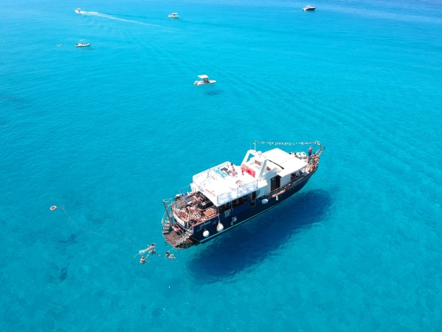 La nostra barca nella costa degli dei