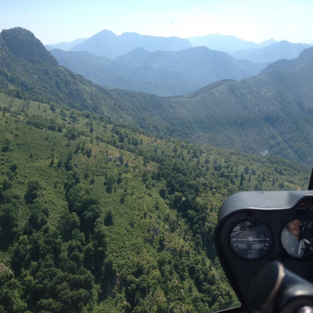  Foto desde la parte superior del helicóptero 