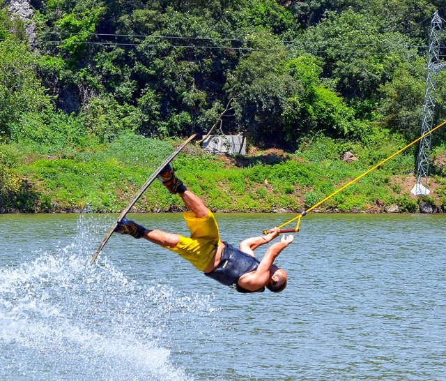 acrobazie di cable wakeboard