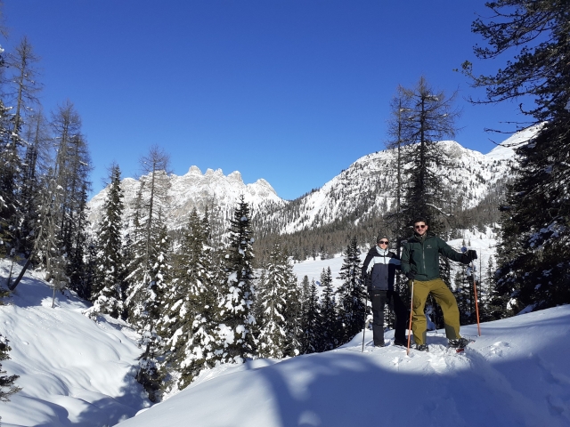  montagnes enneigées 