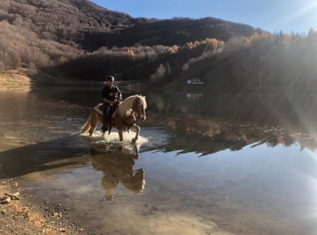  en lagos italianos a caballo 