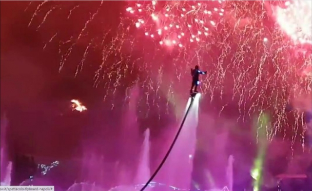  Flyboard 表演 