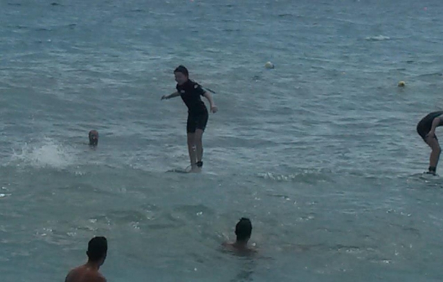 e-19759303-surf16401111373435.jpg