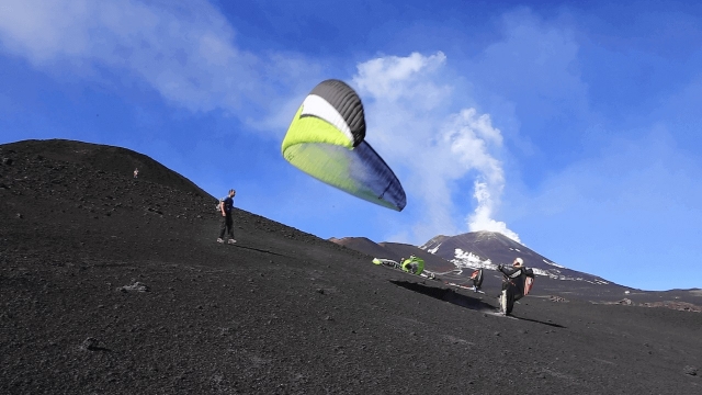  Paragliding juntos em Etna 