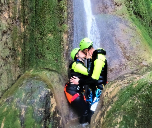 e-19759413-amore-al-canyoning16418250402697.jpg