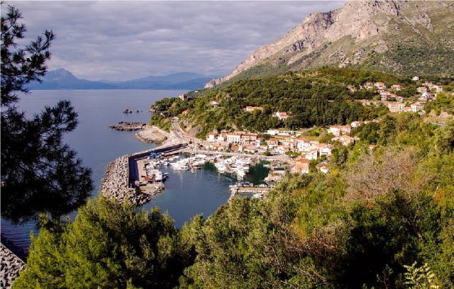  vue du port de maratea d'en haut 